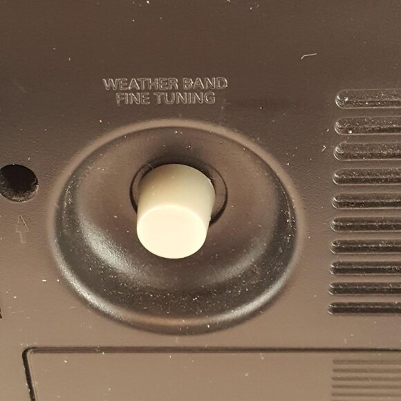 GE 3 Band Model 7-2946B AM/FM/TV1/TV2 Instant Weather Radio Band - Picture 5 of 7